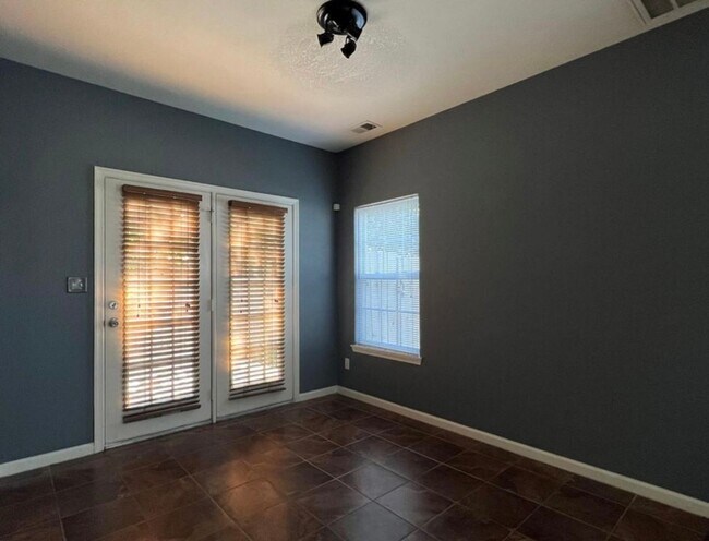Photo - End Unit Townhouse Near Town Center VB