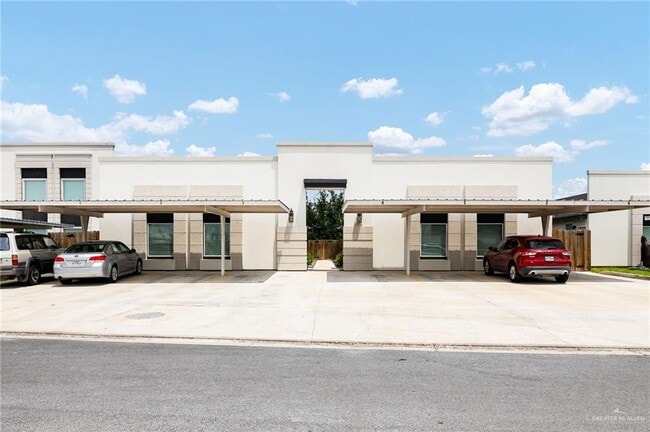Building Photo - 14 Robin Unit 3