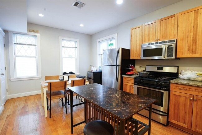 Photo - 194 Marion St Unit 2