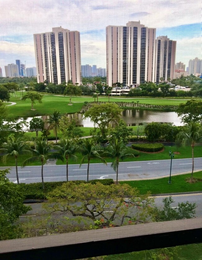 Photo - 20500 W Country Club Dr Condominio Unidad 817