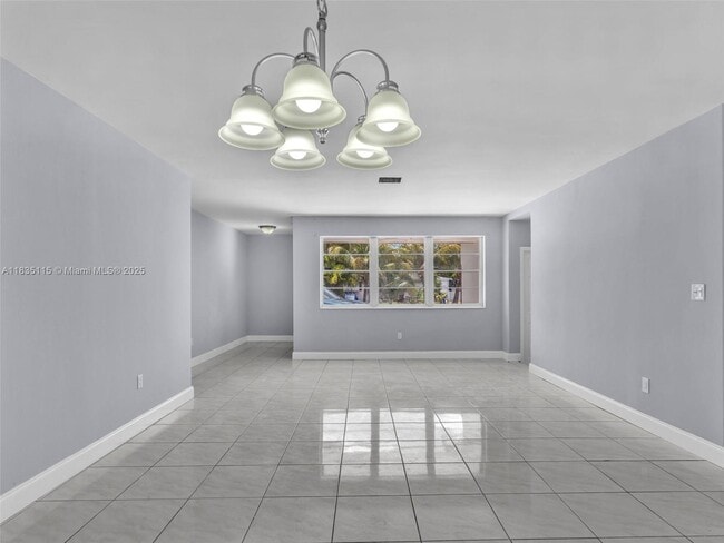 Photo - 6525 SW 18th St