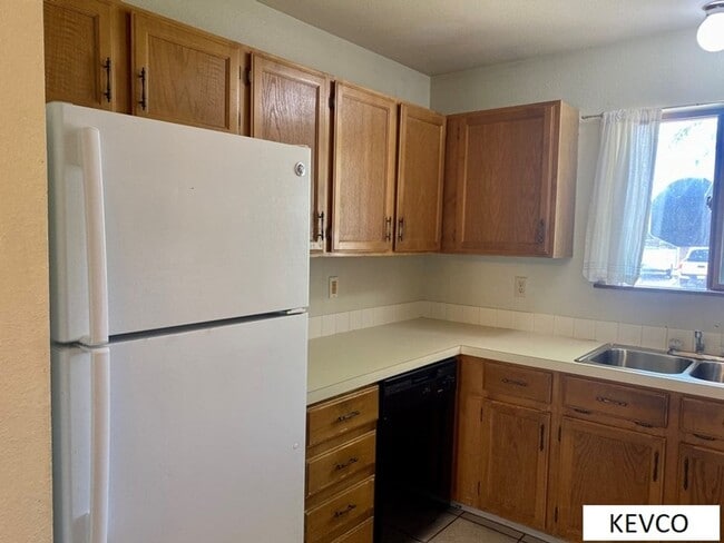 Photo - Awesome Home on Cul-du-Sac Near the Foothills!