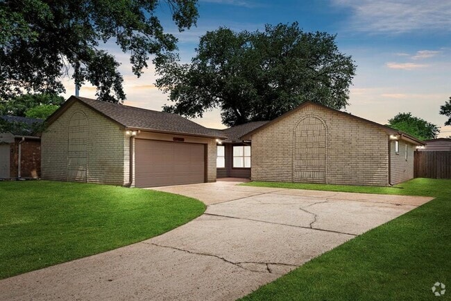 Building Photo - 13834 Fleur De Lis Blvd Rental