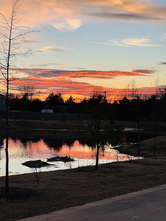 Photo - 4802 W Planetree St