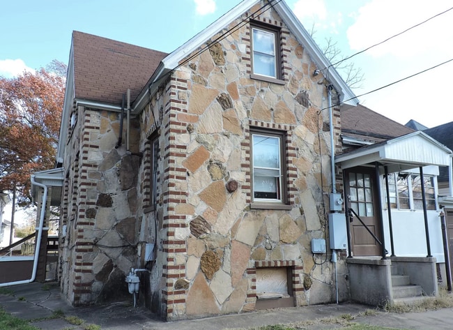 Photo - 825 N Grant Ave