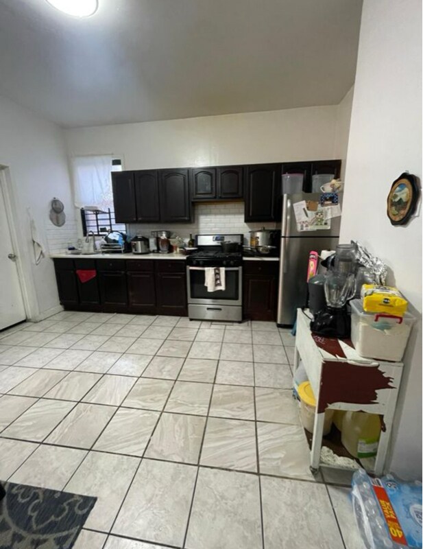 Photo - 719 18th St House