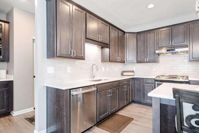 Photo - 7181 Fenwick St NW