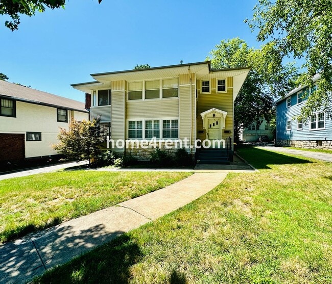 Photo - First Level Condo, Just Off the Plaza with Hardwood Floors and Lawn Care Provided!