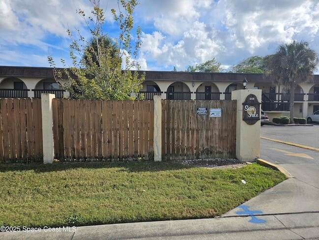 Building Photo - 205 Palmetto Ave Unit 506