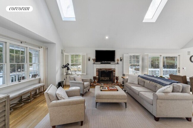 Photo - 28 Tansey Ln