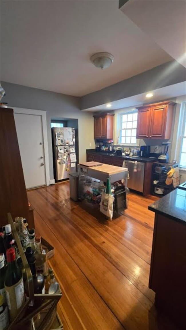 Building Photo - 835 Fellsway Unit 1