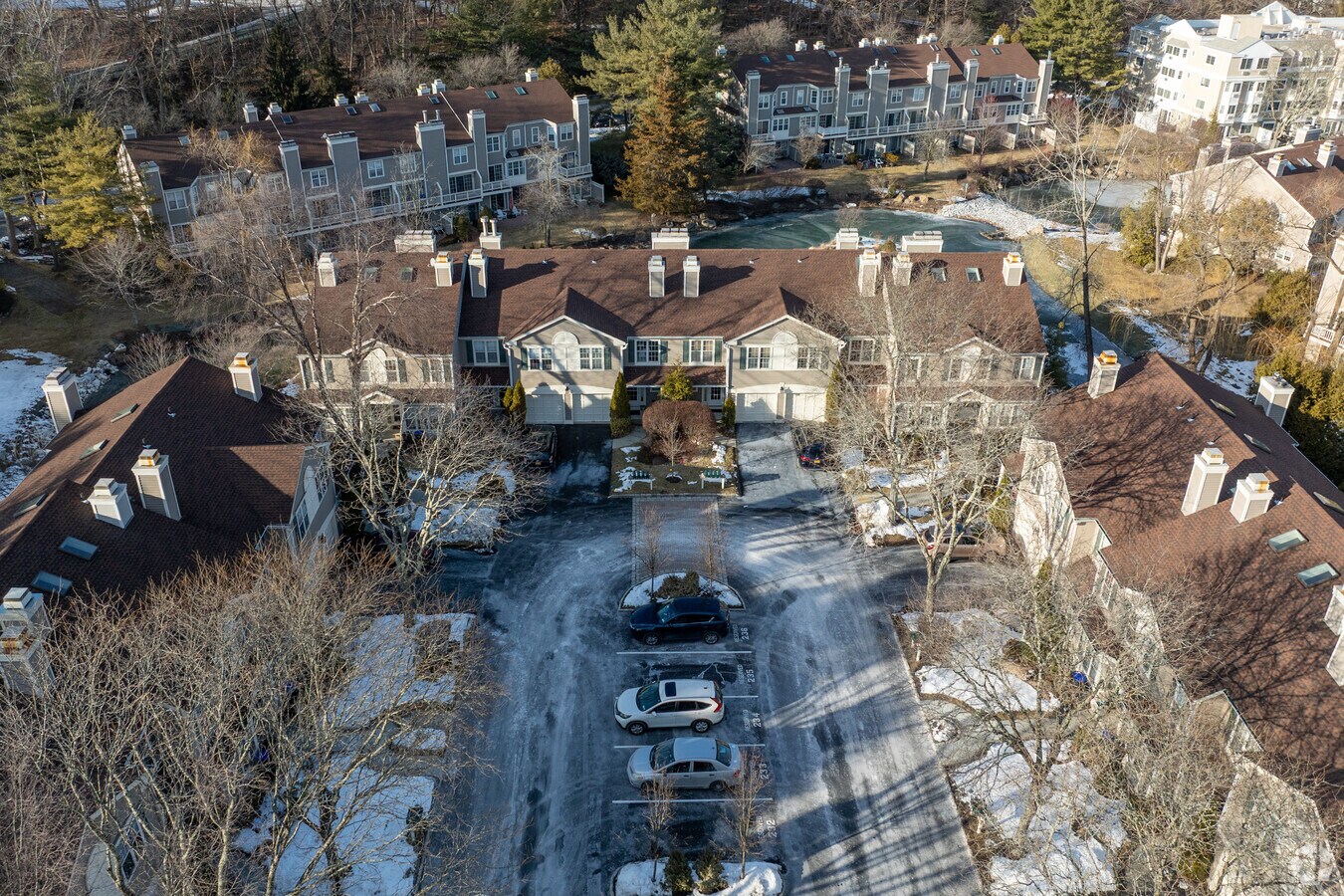 500 Pondside Dr - Ponside Village