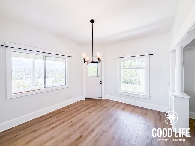 850 W 7th Ave
