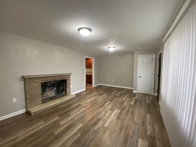 Photo - 571 Grayton Rd Casa