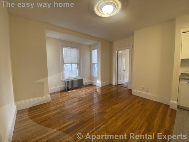 Building Photo - 381 Harvard St Rental