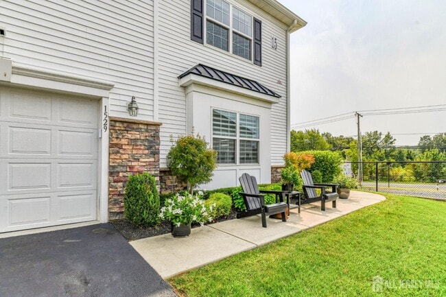 Photo - 1529 Paxton Ln