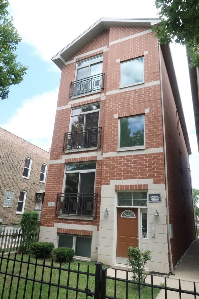 Building Photo - 3541 S Hamilton Ave Unit 3 Rental