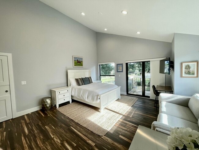 Photo - 11863 Wimbledon Cir Unit 547