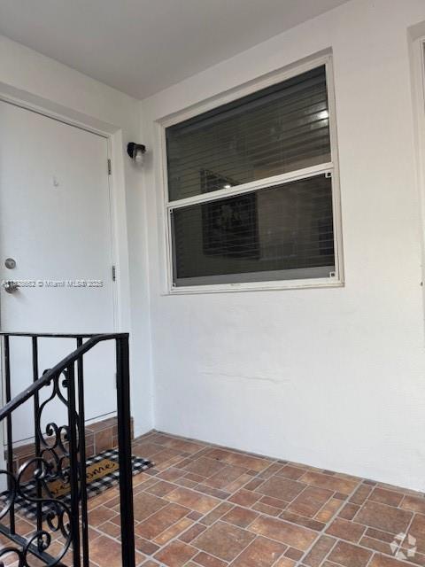 Building Photo - 2826 SW 24th Ter Unit 1 Rental
