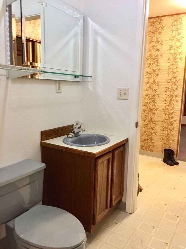 Photo - 1127 Badger Rd Unit C