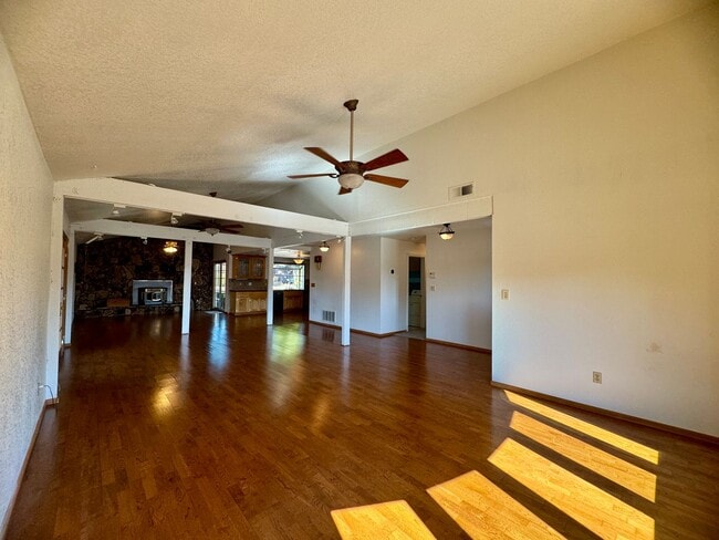 Photo - 2555 Westridge Dr