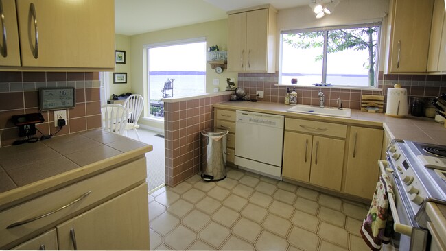 Photo - 12637 Shorewood Dr SW
