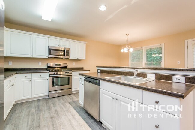 Photo - 4311 Hill View Dr