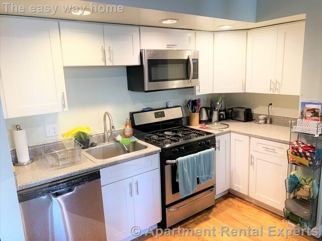 Photo - 108 Central St Unit #1R