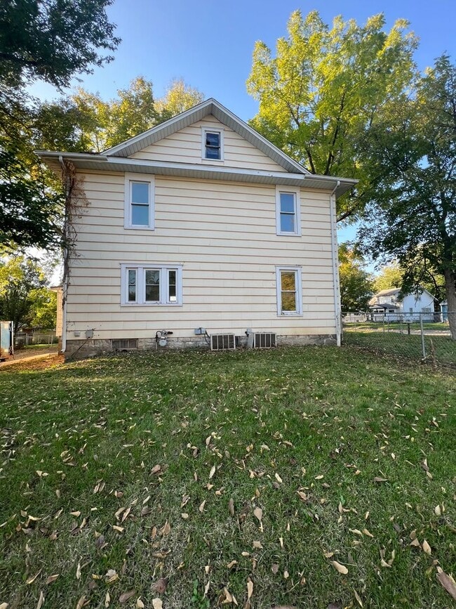 Photo - Spacious 4 Bedroom House