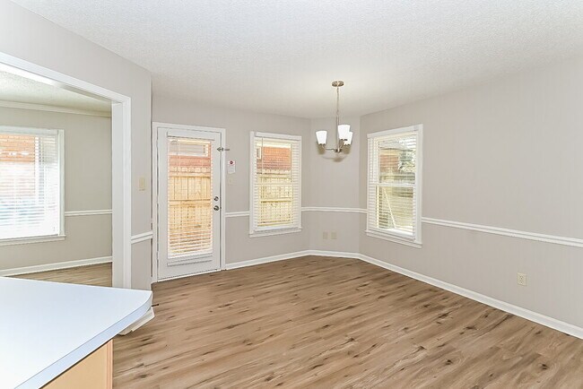 Photo - 1555 Appling Wood Cove N