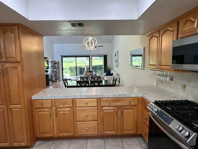 Photo - 166 Wimbledon Ct