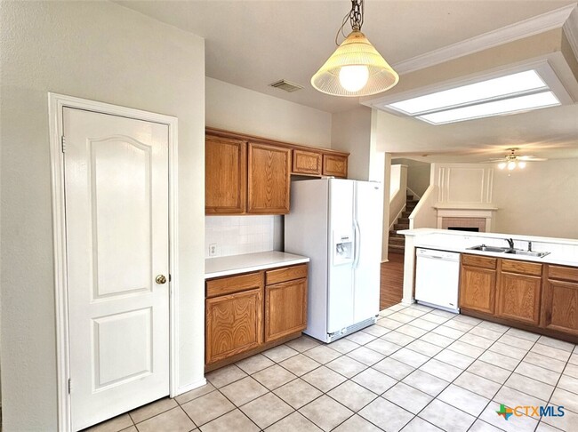 Photo - 237 Tapwood Ln