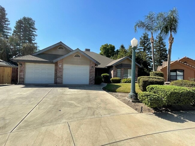 Building Photo - Charming home coming soon in NE Visalia!