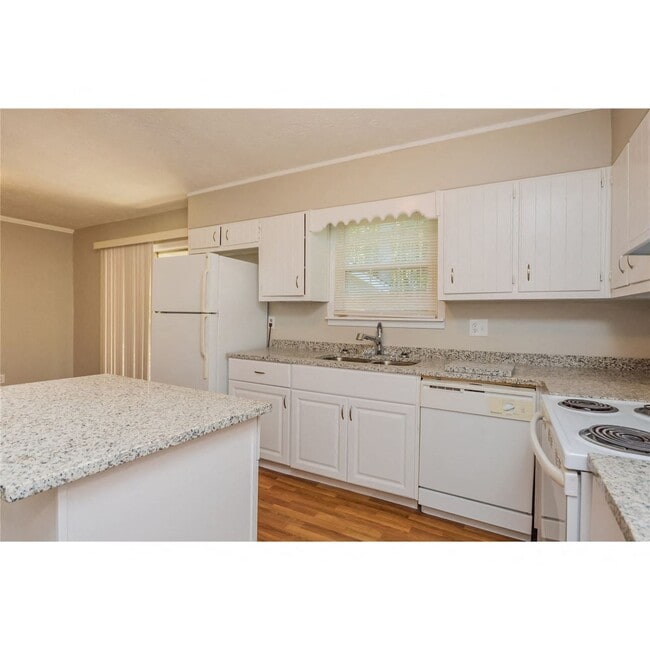 9125 Settlers Grove Rd NE