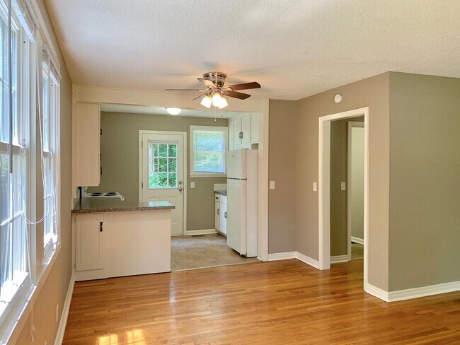 Photo - Great Location with Easy Access to Fort Campbell & Downtown