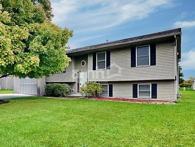 Building Photo - 204 Inverness Trl