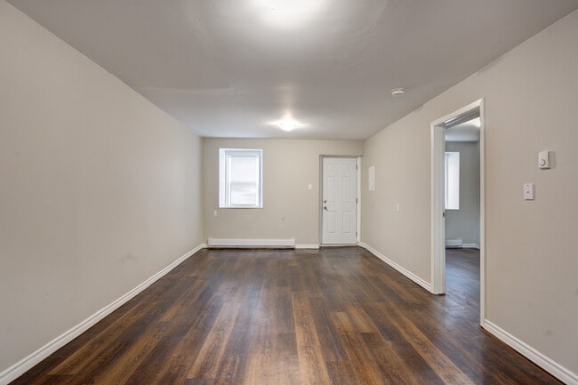 Photo - 82 Church St