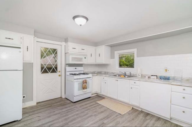 Photo - 476 Brainerd Ave