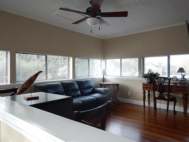 Photo - 16909 Franklin Ave