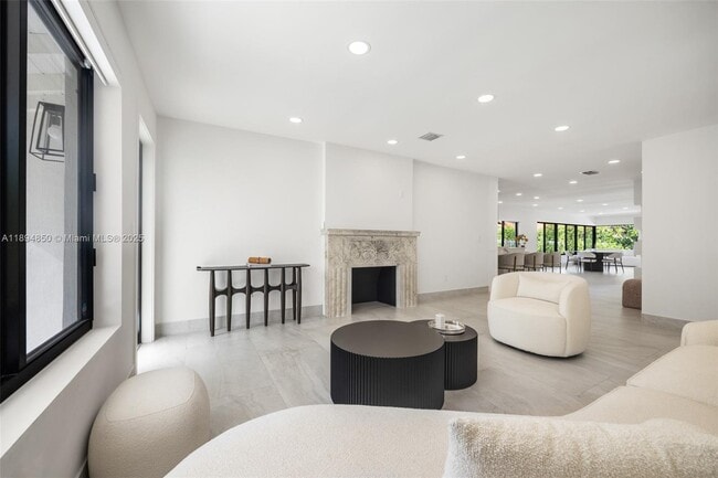 Photo - 615 SW 21st Rd