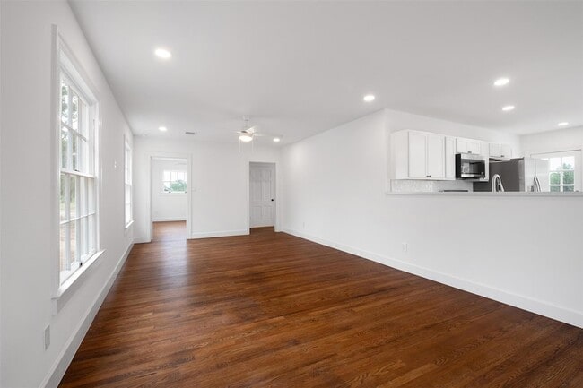 251 Foothill Rd
