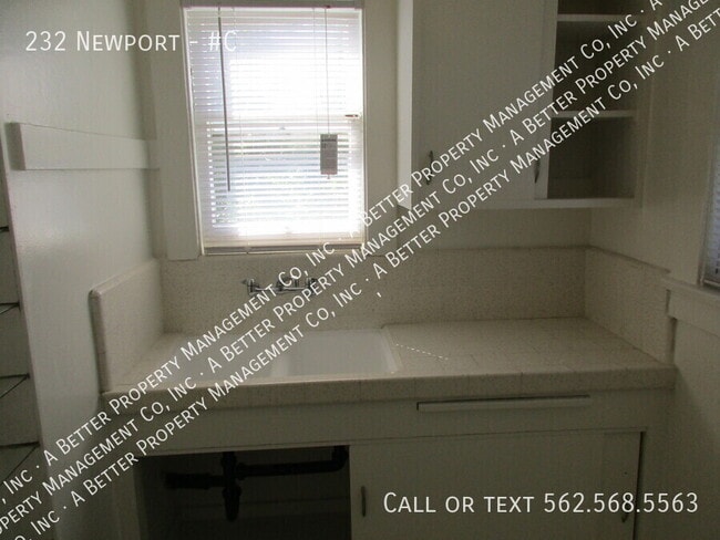 Photo - 232 Newport-#C Unidad #C