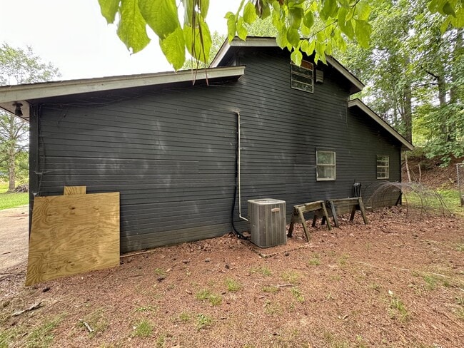 200 W Caldwell Rd
