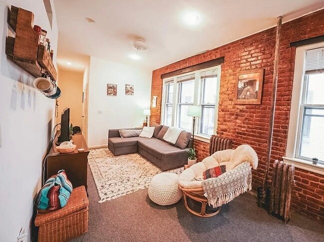 Photo - 1872 Commonwealth Ave Unidad 3