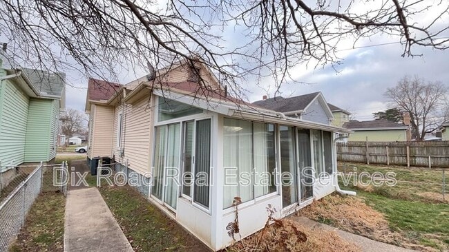 Photo - 806 Elwood St