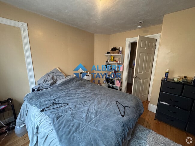 Building Photo - 8 Eldora St Unit 2 Rental