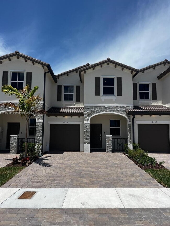 Photo - 2455 SE 28th St Townhome