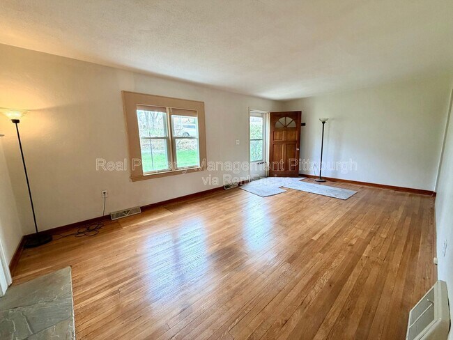 Photo - 400 Patterson Rd