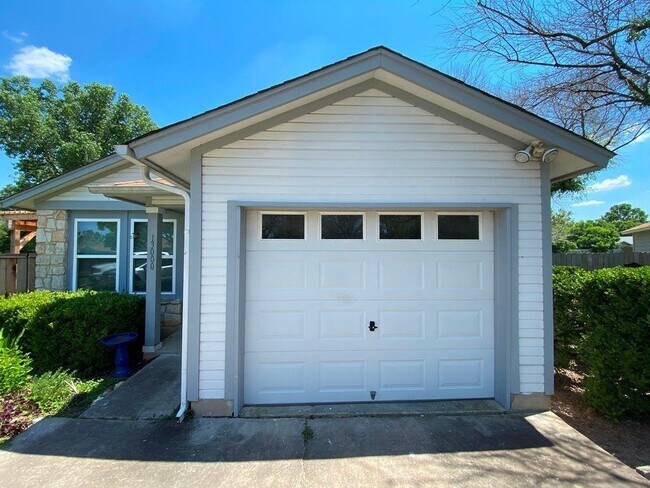 Photo - 13000 Pollard Dr