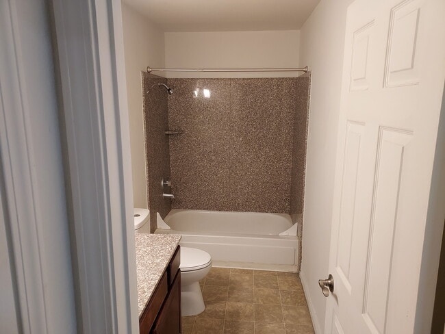 Photo - 4918 River Glen Dr Unidad 110